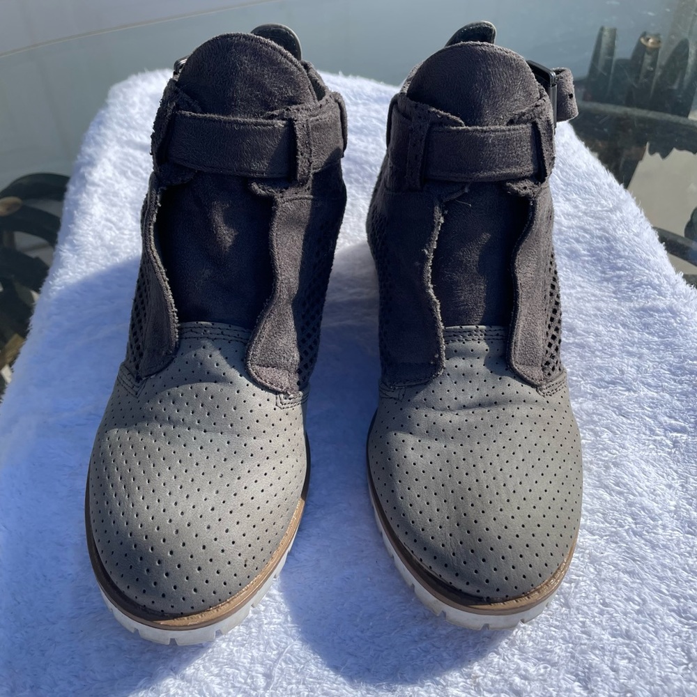 Grey Suede Coconuts By Matisse Brand Booties Size… - image 2